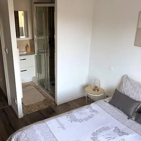 Logement A Brive Pres De La Campagne Et Centre-Ville, Avec Parking Prive, Climatisation, Et Double Balcon Prive Esterno foto